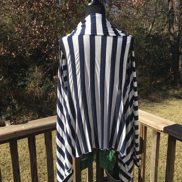 cardigan - Picture 3 of 4